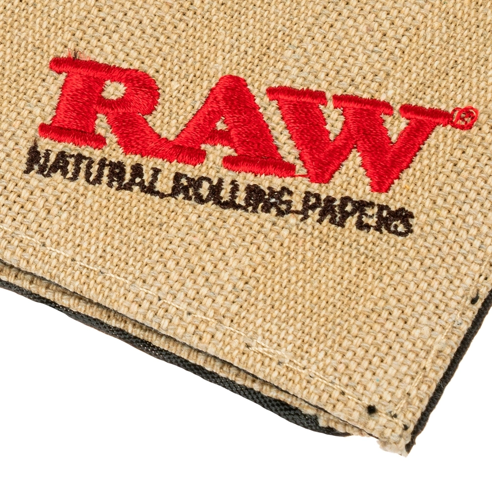 Порно және әйелі күйеуін мазақ етеді